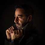 Portrait-Fotoshooting in Soest mit Nevio – vom Rosengarten bis ins Studio